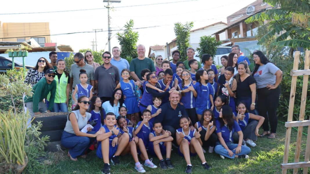 Plantio de mudas nativas marca Dia do Meio Ambiente em São Pedro da Aldeia