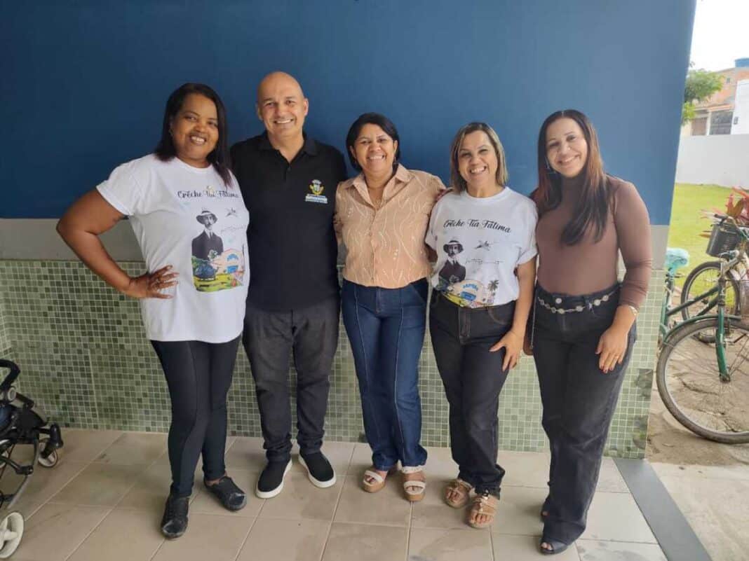 Prefeito Fábio do Pastel participa de reunião com pais na Creche Municipal Tia Fátima