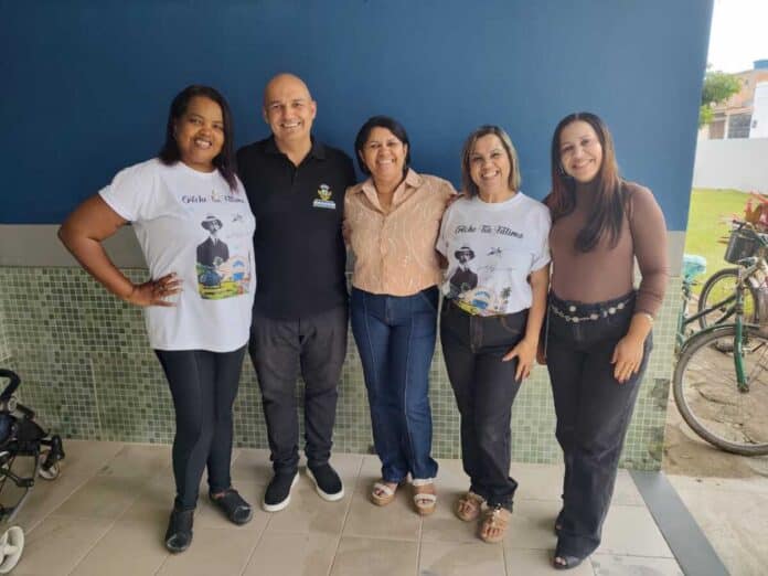 Prefeito Fábio do Pastel participa de reunião com pais na Creche Municipal Tia Fátima