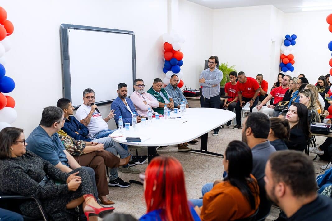 Prefeito Washington Quaquá anuncia aumento do auxílio financeiro para estudantes do Passaporte Universitário