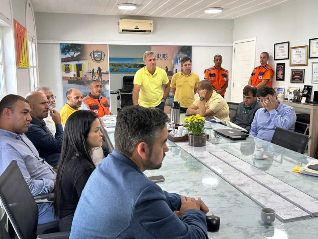 Prefeito de Búzios se reúne com representantes da Enel após decisão judicial que obriga empresa a melhorar fornecimento de energia