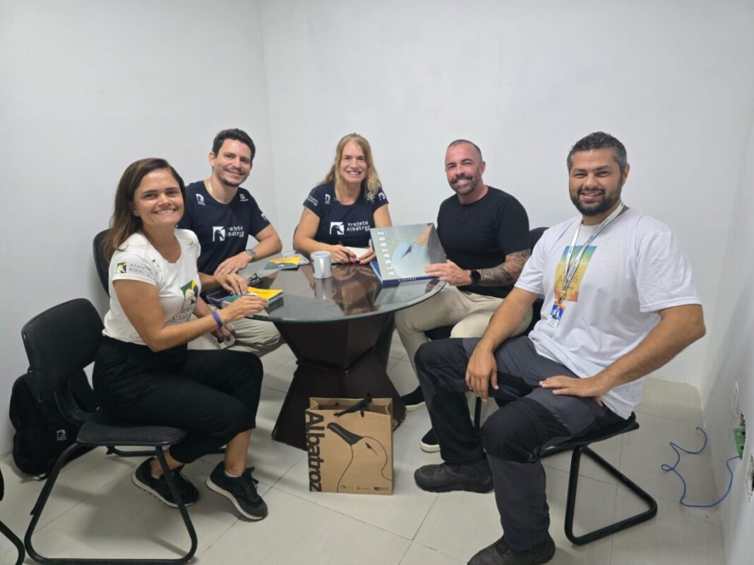 Prefeitura de Cabo Frio e Projeto Albatroz firmam parceria para fortalecer ações de educação ambiental