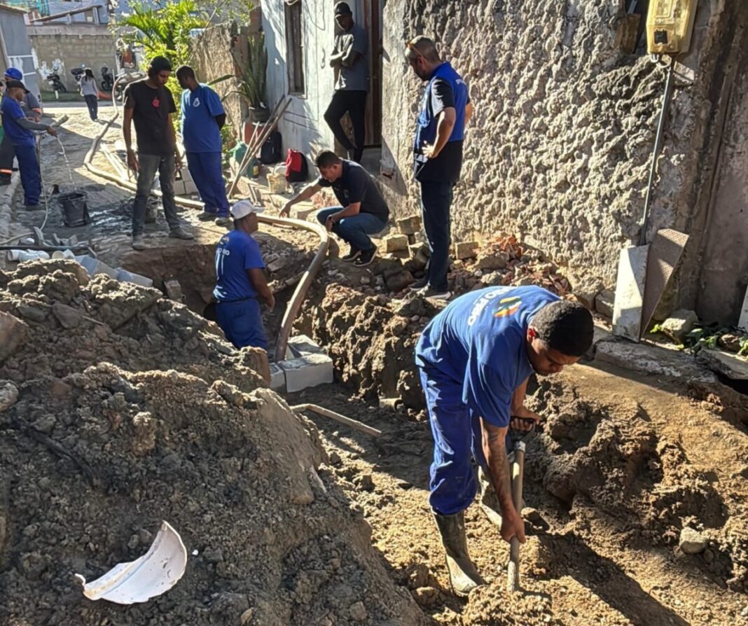 Prefeitura de Cabo Frio recupera rede de drenagem na Travessa Santo Onofre, no Jacaré