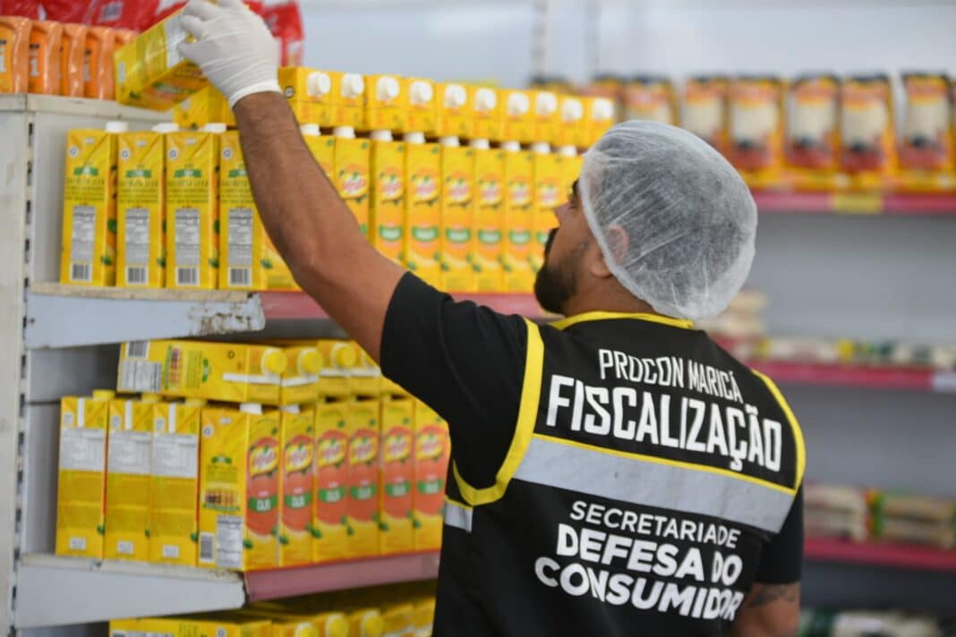 Prefeitura de Maricá descarta 200 quilos de alimentos e interdita setores de mercado por falta de higiene