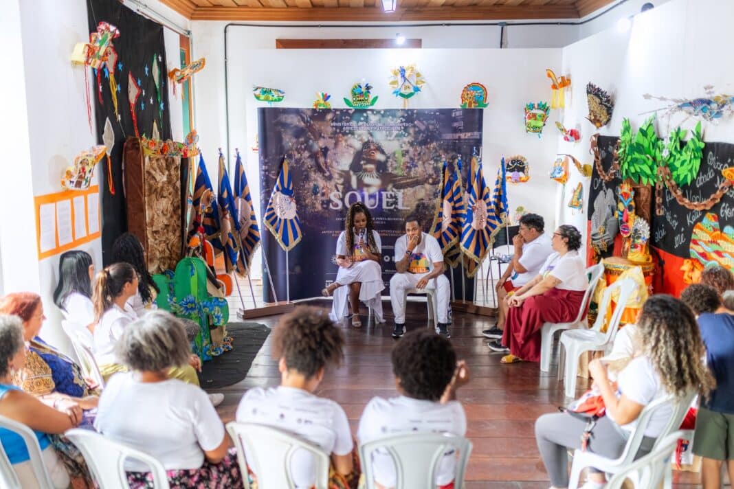 Prefeitura de Maricá promove oficina de bailado de porta-bandeira na Casa da Cultura