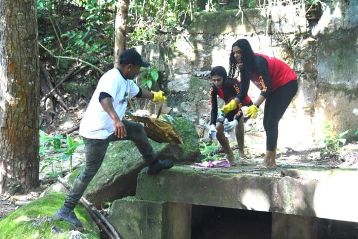Prefeitura de Maricá realiza ações de limpeza e conscientização ambiental em cachoeiras da zona rural