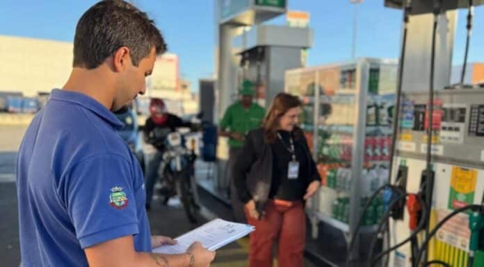 Procon Cabo Frio notifica 11 postos que não repassaram descontos da Petrobras para os consumidores