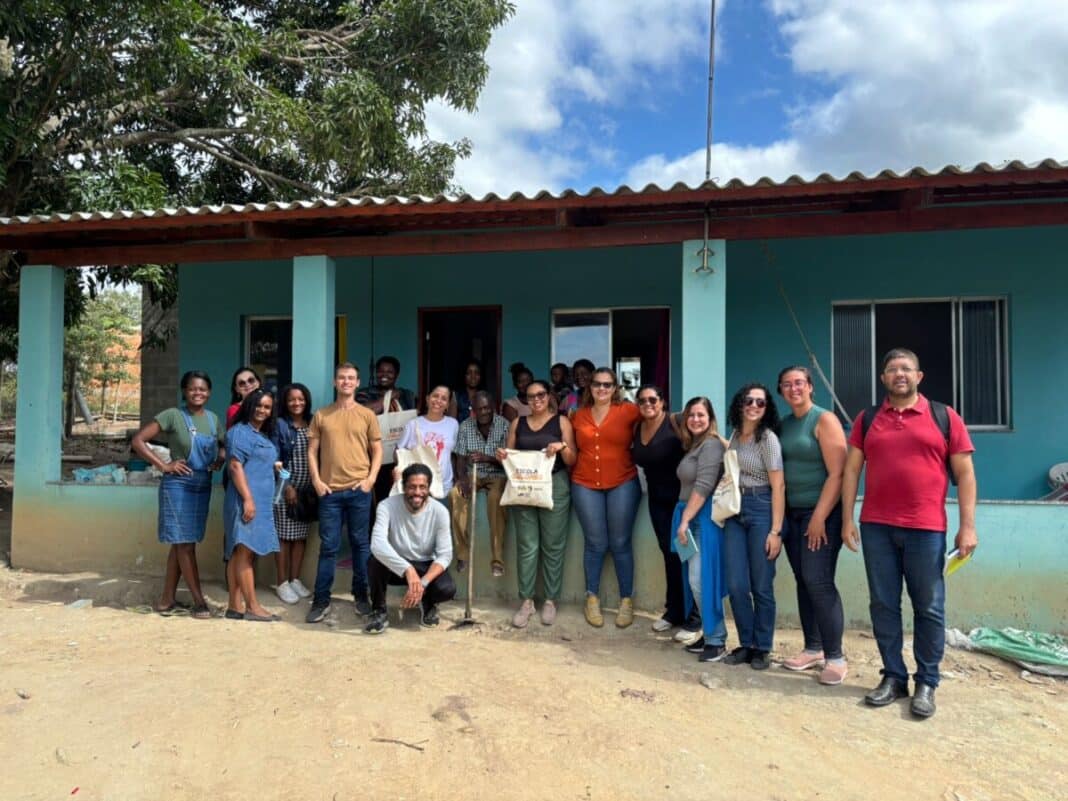 Professores da rede municipal mergulham na história e nos saberes do Quilombo Preto Forro em Cabo Frio