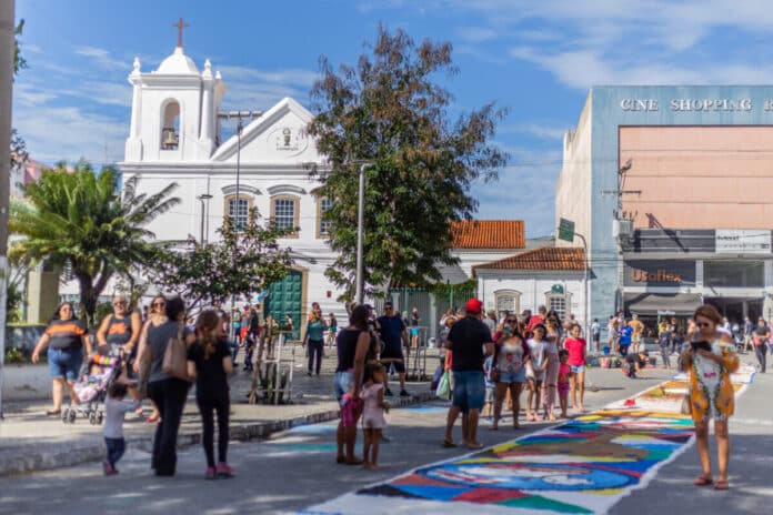 Programação de Corpus Christi altera trânsito em quatro regiões de Cabo Frio