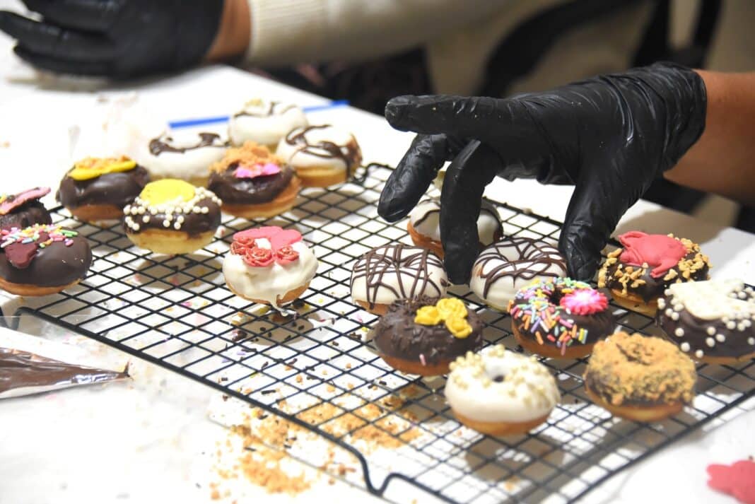 Secretaria da Pessoa com Deficiência encerra oficina de Mini Cake Donuts