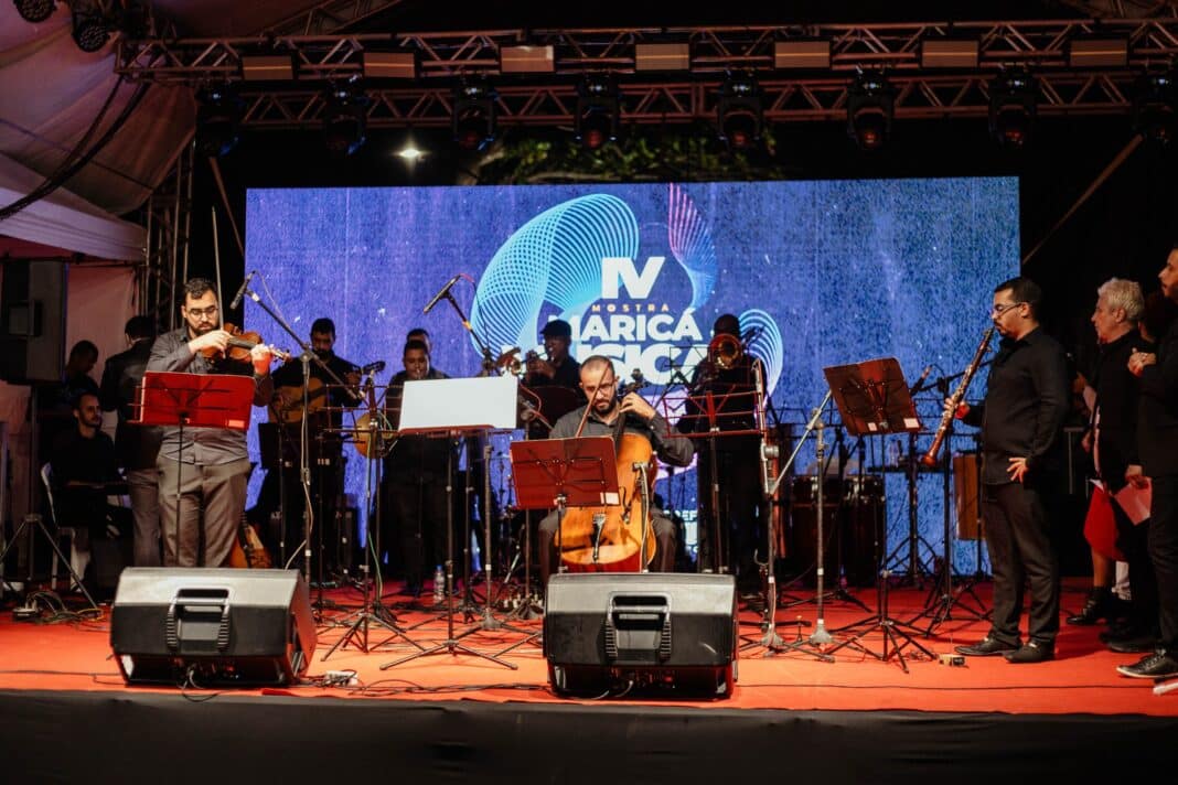Segundo dia Mostra Maricá Musical emociona público com diversidade sonora na praça de Araçatiba