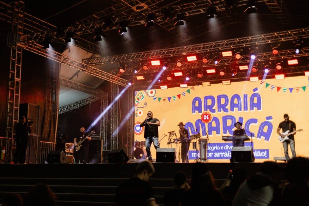 Sertanejo e forró marcam a segunda noite do Arraiá de Maricá