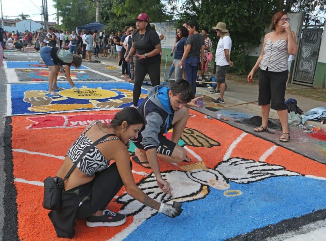 Tradição de Corpus Christi reúne fiéis em Búzios nesta quinta-feira, com Tapete de Sal e procissão em Manguinhos
