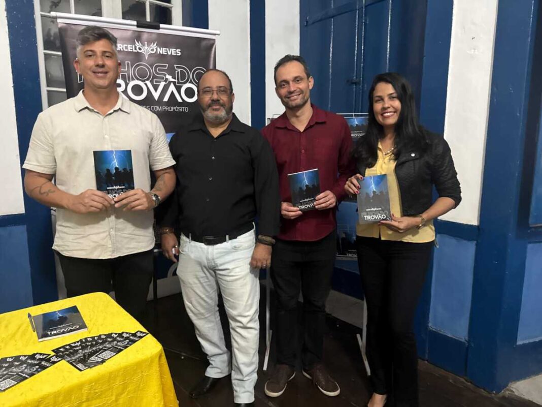 Casa dos Azulejos recebe noite de autógrafos com lançamento de livro sobre liderança
