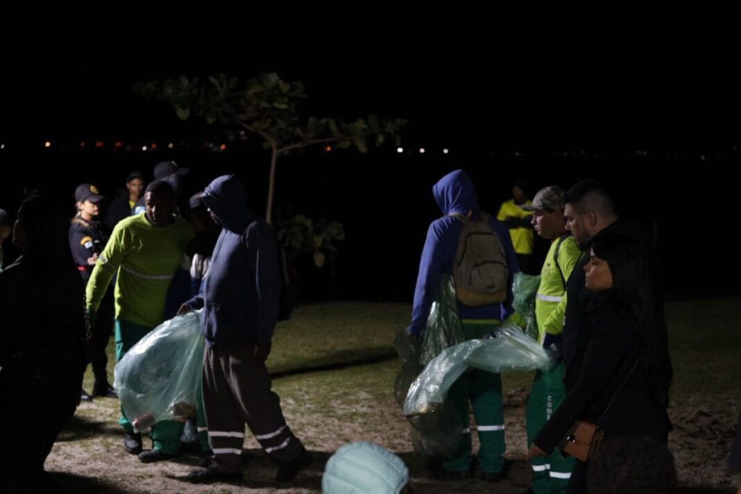 Comsercaf recolhe mais de 20 toneladas de lixo após fim de semana de eventos em Cabo Frio