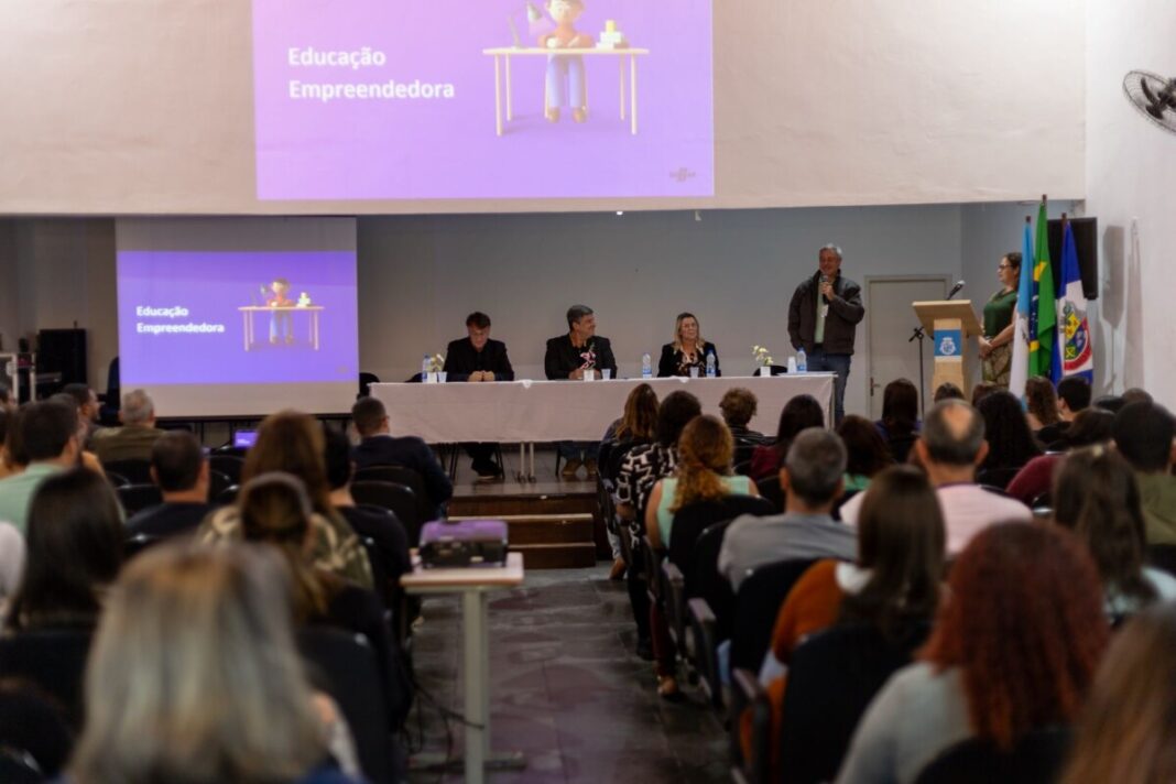Convênio entre Educação de Cabo Frio e Sebrae inicia projeto de cultura empreendedora nas escolas