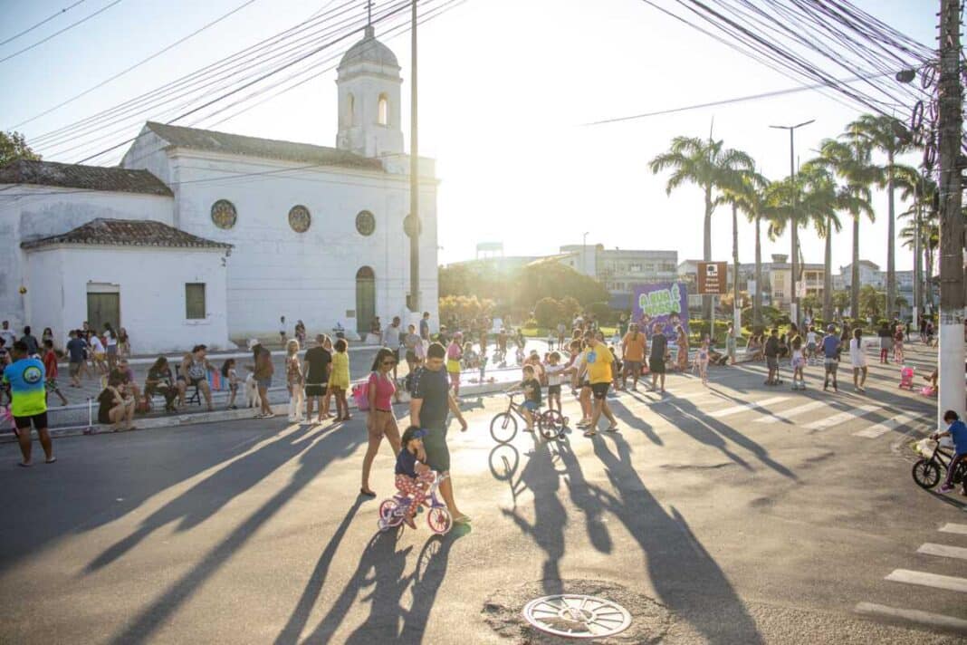 Evento ‘Domingo, a Rua é Nossa’ reúne público no Centro de São Pedro da Aldeia
