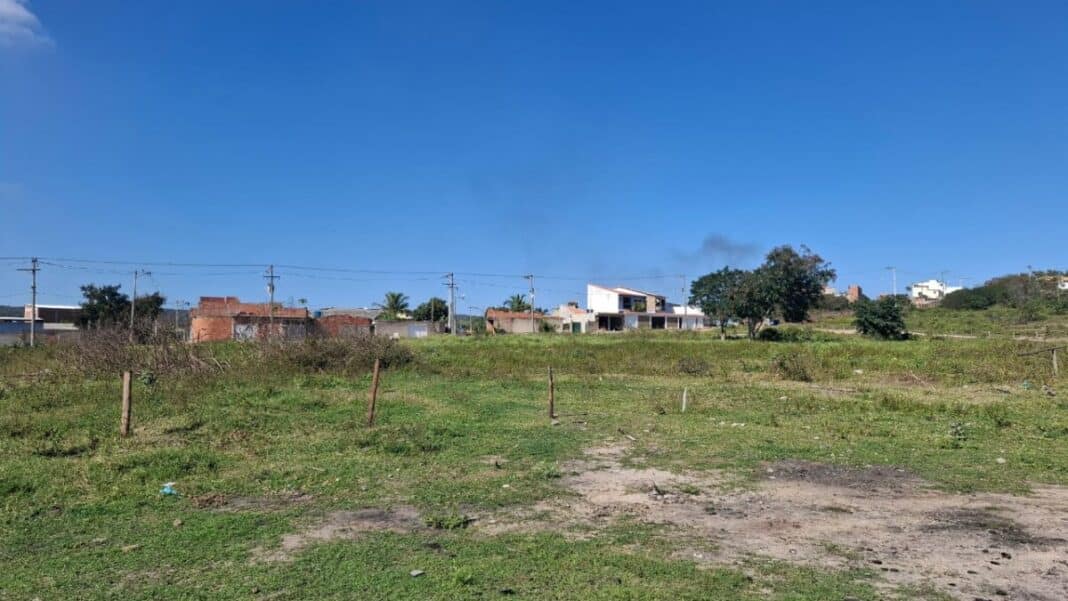 Fiscalização ambiental remove cerca irregular no Jardim Esperança