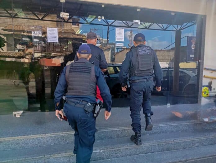 Foragido é preso após ser flagrado por câmeras do Ciosp