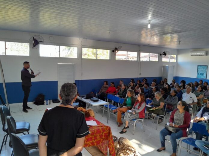 Formação sobre matrícula escolar reforça padronização na rede municipal em Cabo Frio
