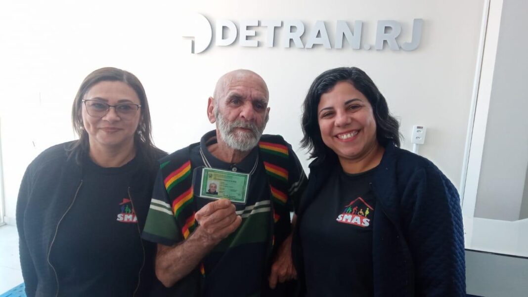 Homem em situação de rua reconquista dignidade e autonomia com apoio da rede de assistência de Maricá
