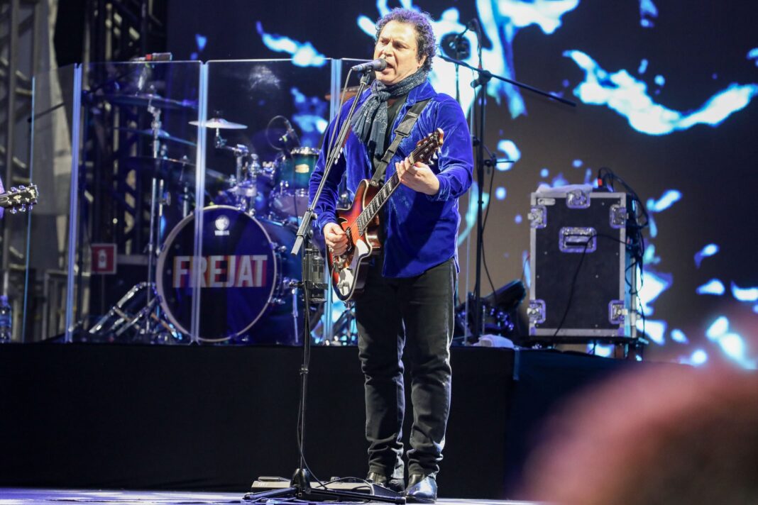 Maricá encerra Festival Sesc de Inverno com Frejat em Ponta Negra