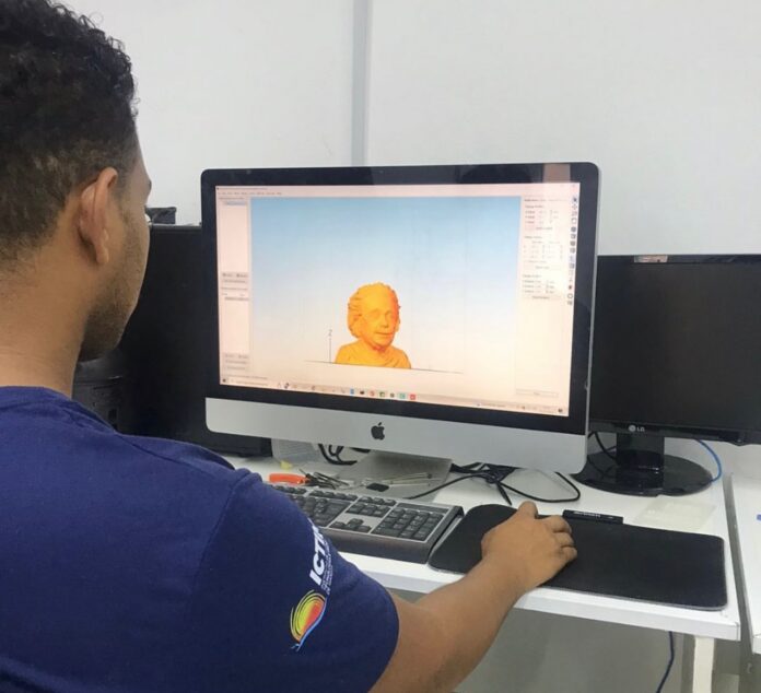 Maricá oferece 1,2 mil vagas em cursos gratuitos de formação tecnológica