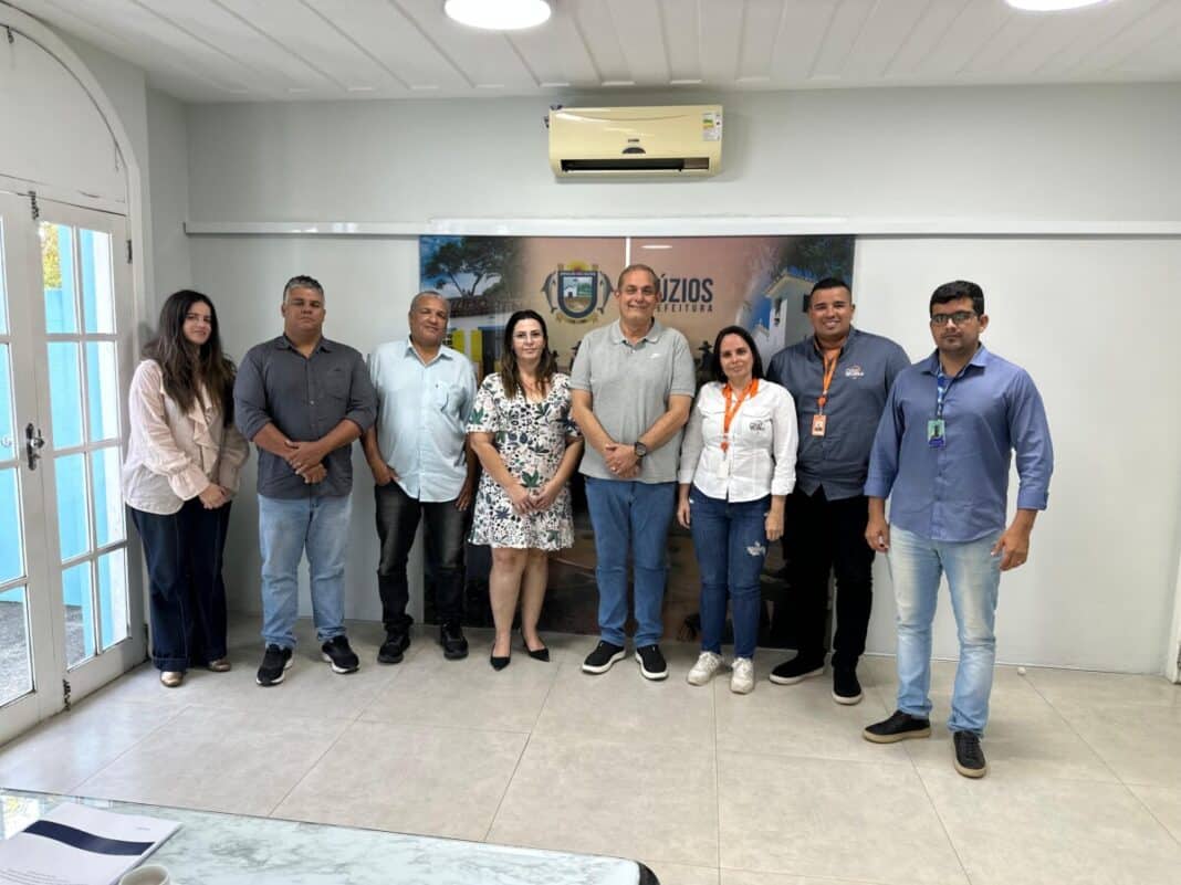 Prefeitura de Búzios e Prolagos discutem implantação de tubulação de água potável na Estrada da Fazendinha