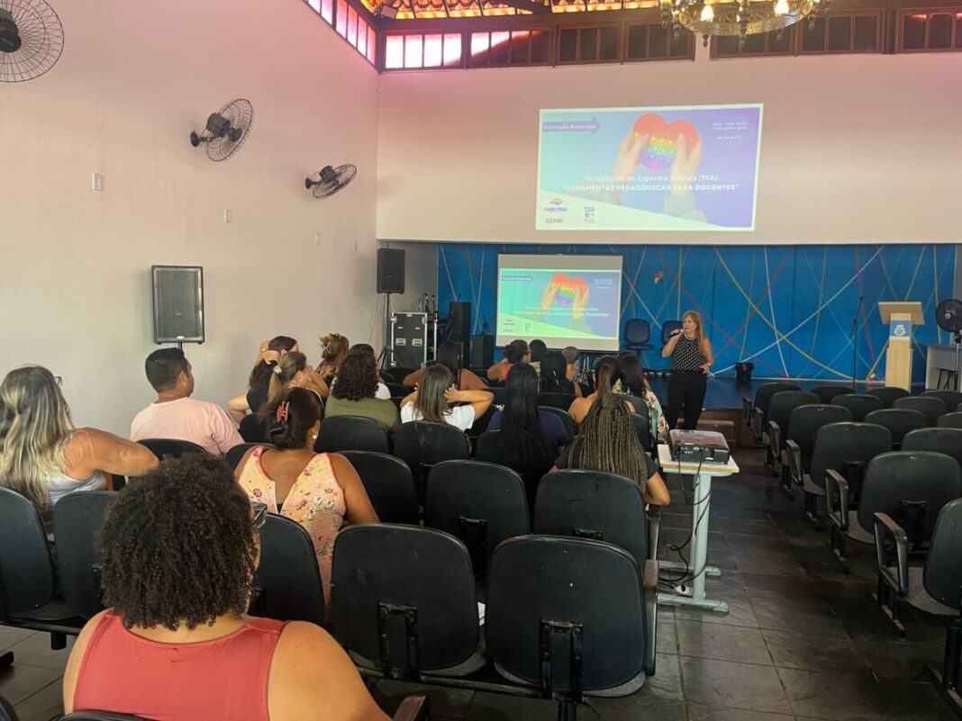 Prefeitura de Cabo Frio promove ações de capacitação para servidores da rede municipal de ensino
