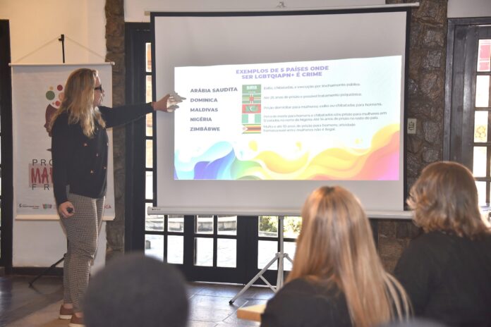 Prefeitura de Maricá promove formação continuada para servidores públicos no combate à LGBTQIAPN+fobia
