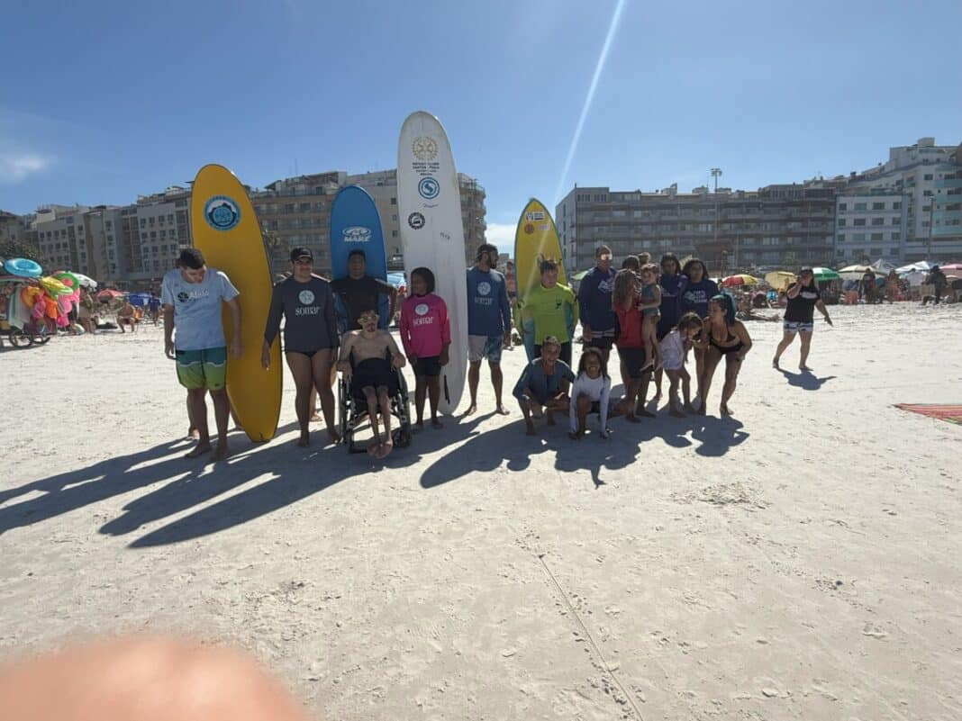 Primeiro dia do Circuito Talentos do Surf foi de sol, boas ondas e disputas acirradas em Cabo Frio