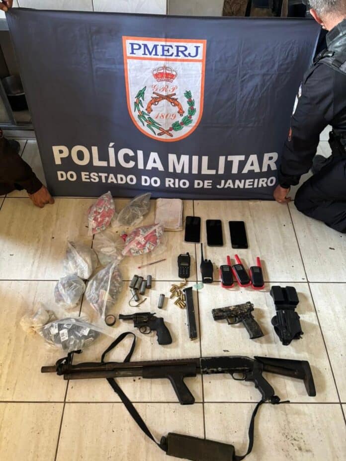 Cabo Frio: operação policial em Unamar prende três homens ligados a confronto entre facções rivais em Búzios