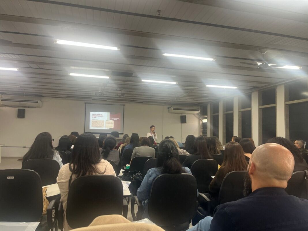 Búzios participa do Seminário Estadual de Educação Permanente do SUAS, na UFF