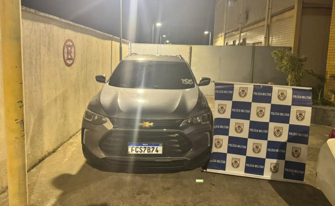 Rio das Ostras: homem é preso ao dirigir carro clonado na RJ-106
