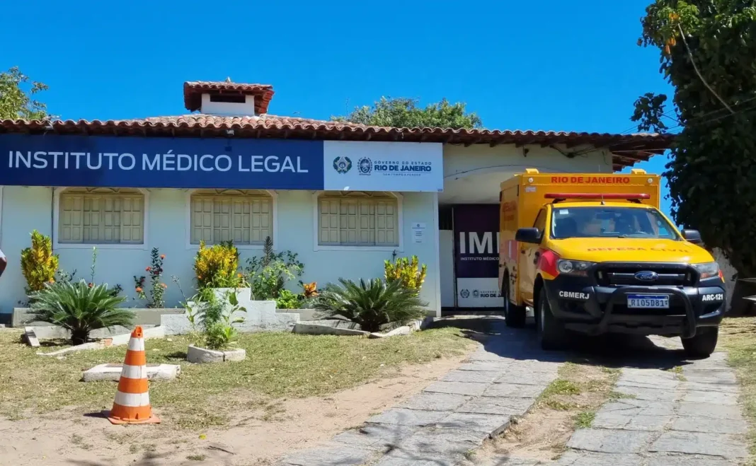 Cabo Frio: IML identifica uma das vítimas encontradas em carro incendiado em São Jacinto
