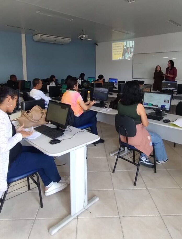 Curso Básico de Informática capacita gestores e servidores das secretarias escolares em Cabo Frio