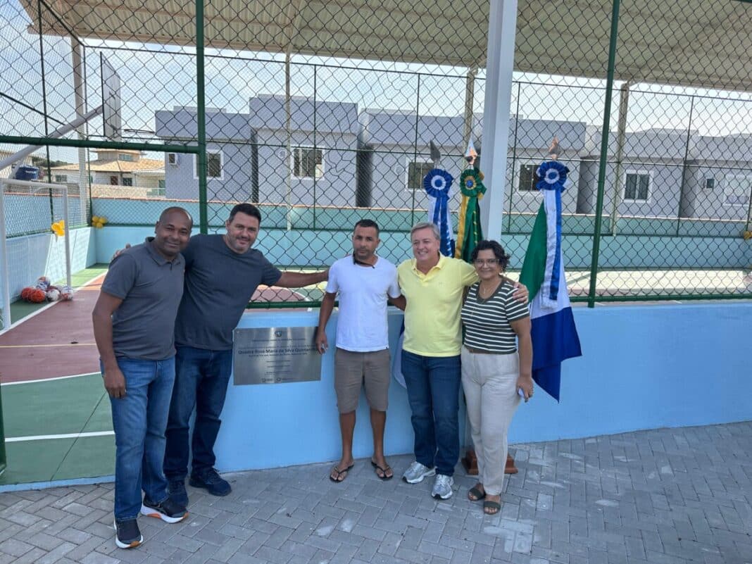 Escola Estadual Municipalizada Professora Eulina de Assis Marques recebe quadra em homenagem a funcionária Rosa Maria Quintanilha