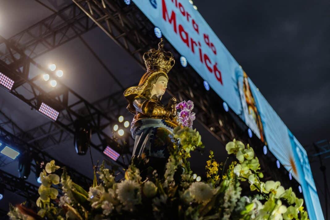 Festa da Padroeira de Maricá reúne multidão com procissão, shows e ações de inclusão
