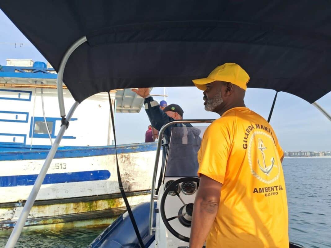 Guarda Civil de Cabo Frio apoia operação da Marinha no Canal do Itajuru