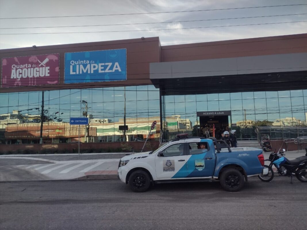 Guarda Civil de Cabo Frio recupera produtos furtados em supermercado no Centro