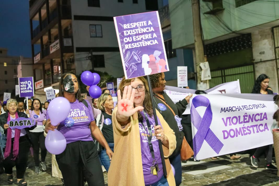Marcha das Mulheres leva mensagem de coragem e união às ruas de Saquarema