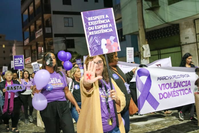 Marcha das Mulheres leva mensagem de coragem e união às ruas de Saquarema
