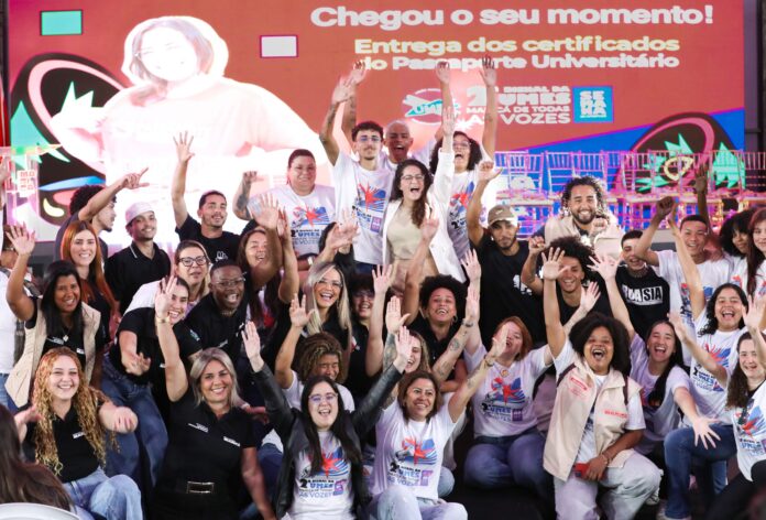 Maricá abre 2ª Bienal da UMES com entrega de certificados a 570 novos bolsistas do Programa Passaporte Universitário
