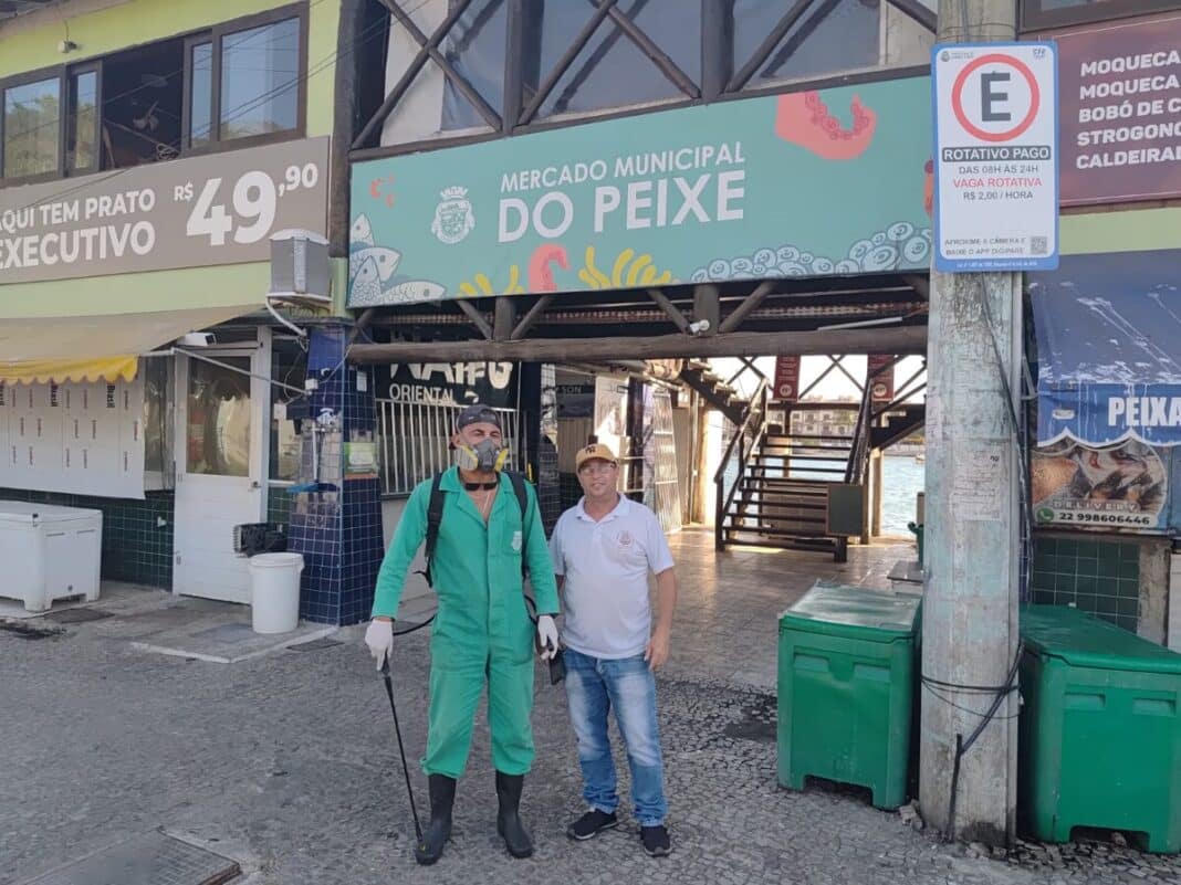 Mercado do Peixe de Cabo Frio passa por dedetização