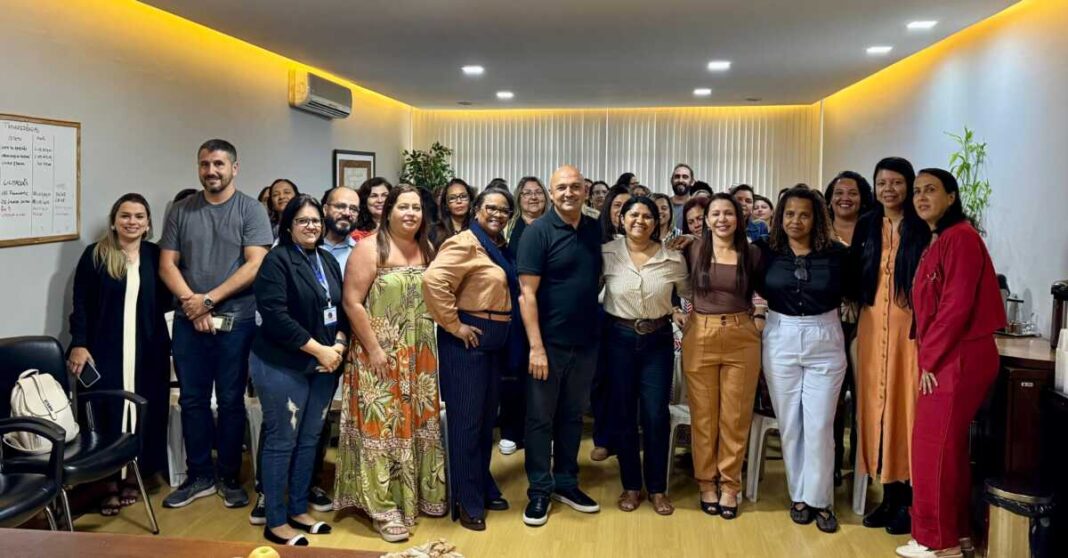 Prefeito Fábio do Pastel se reúne com diretores das escolas municipais