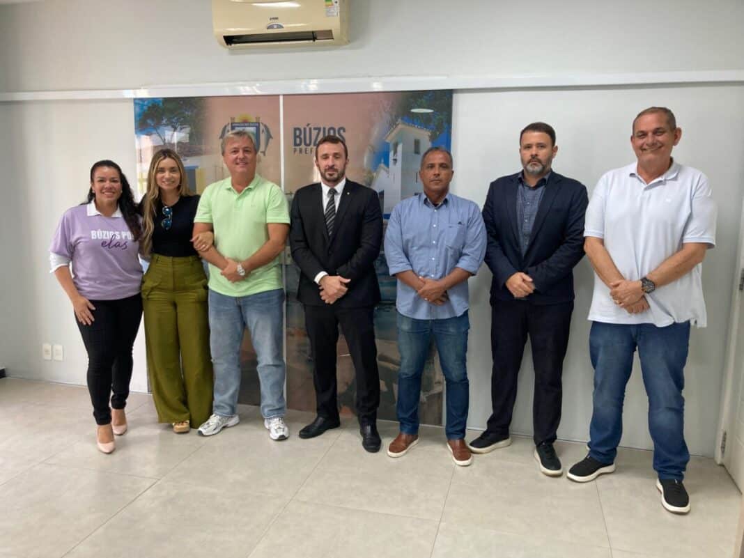 Prefeito de Búzios recebe novo delegado da 127ª DP para tratar de parcerias na segurança pública