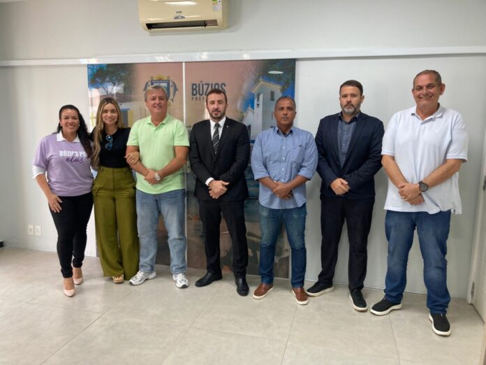 Prefeito de Búzios recebe novo delegado da 127ª DP para tratar de parcerias na segurança pública