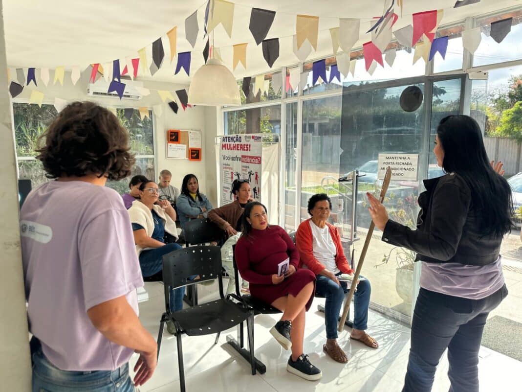 Prefeitura de Búzios leva informação e acolhimento sobre a rede de proteção às mulheres nas UBS