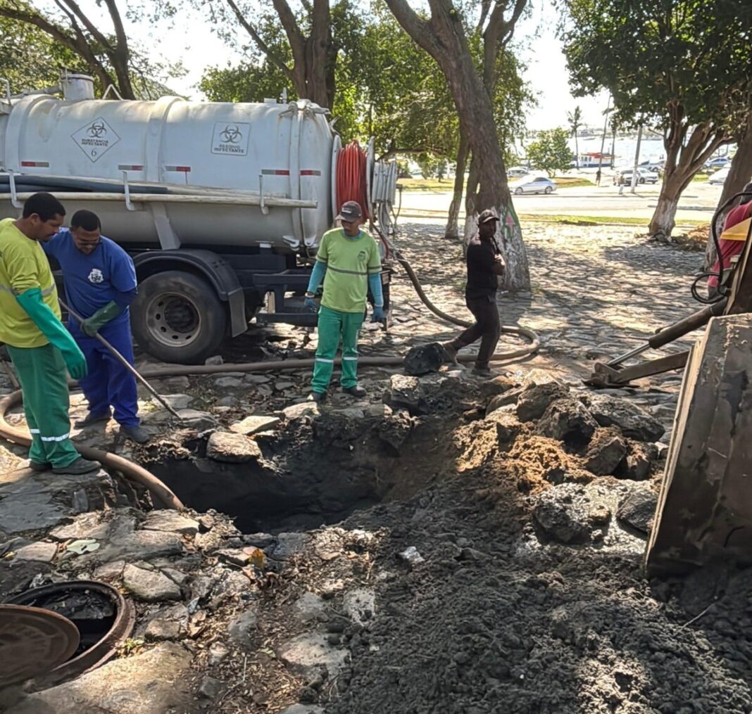 Prefeitura de Cabo Frio resolve vazamento de esgoto no Morro da Guia
