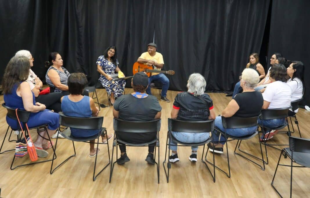 Prefeitura de Maricá realiza roda de conversa cantada sobre Darcy Ribeiro durante a Semana do Patrimônio